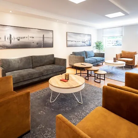 בית הארחה Gaestehaus Zuern