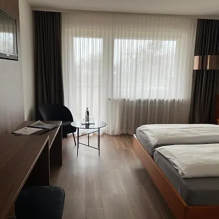 בית הארחה Gaestehaus Zuern